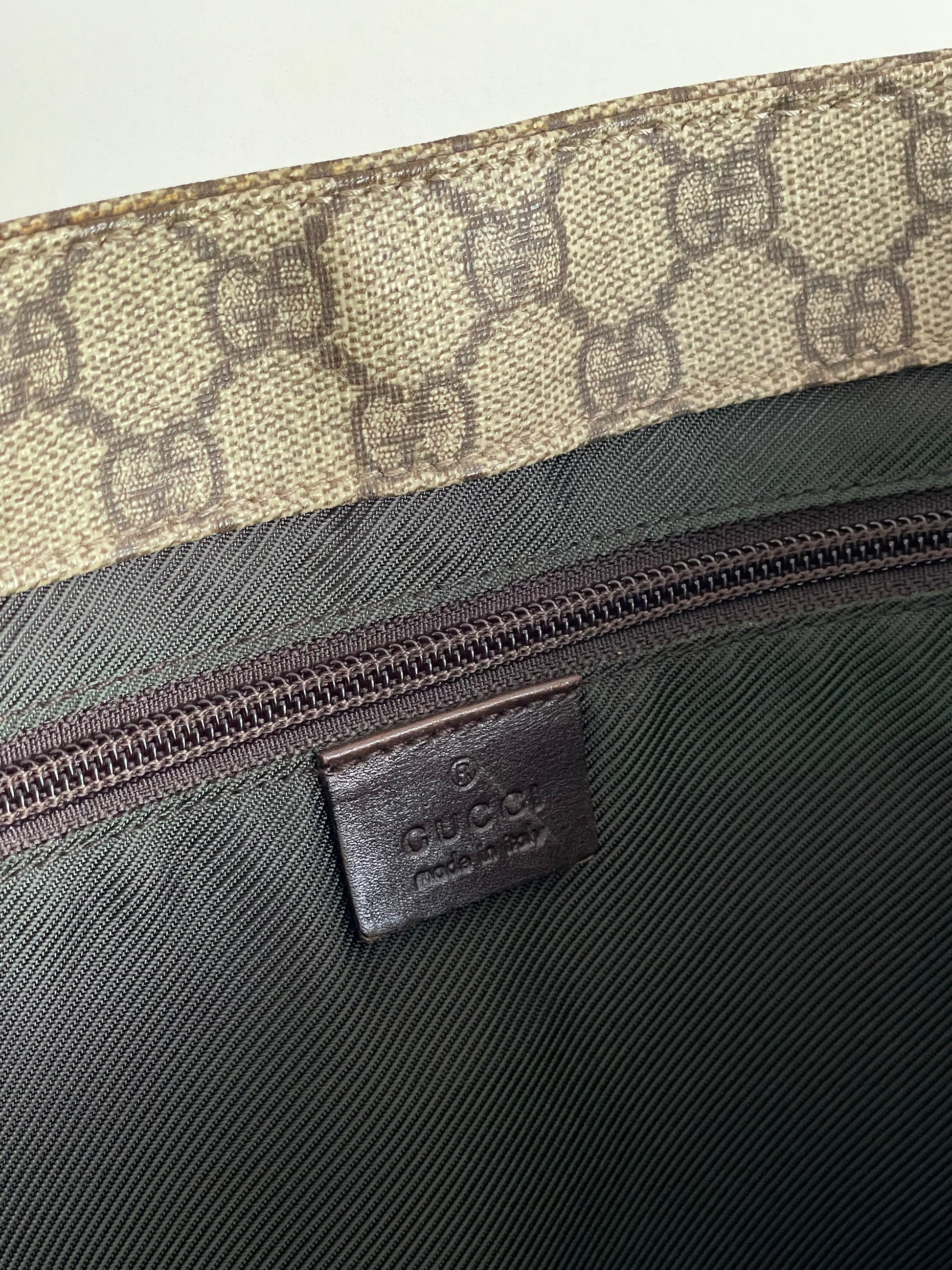 Gucci GG Supreme Tote Bag