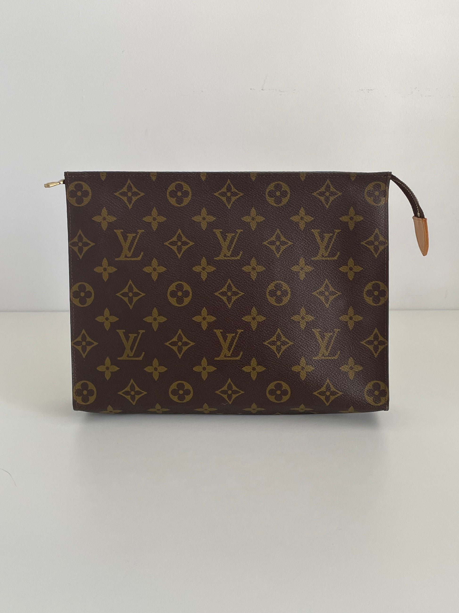 Louis Vuitton Pouch 26
