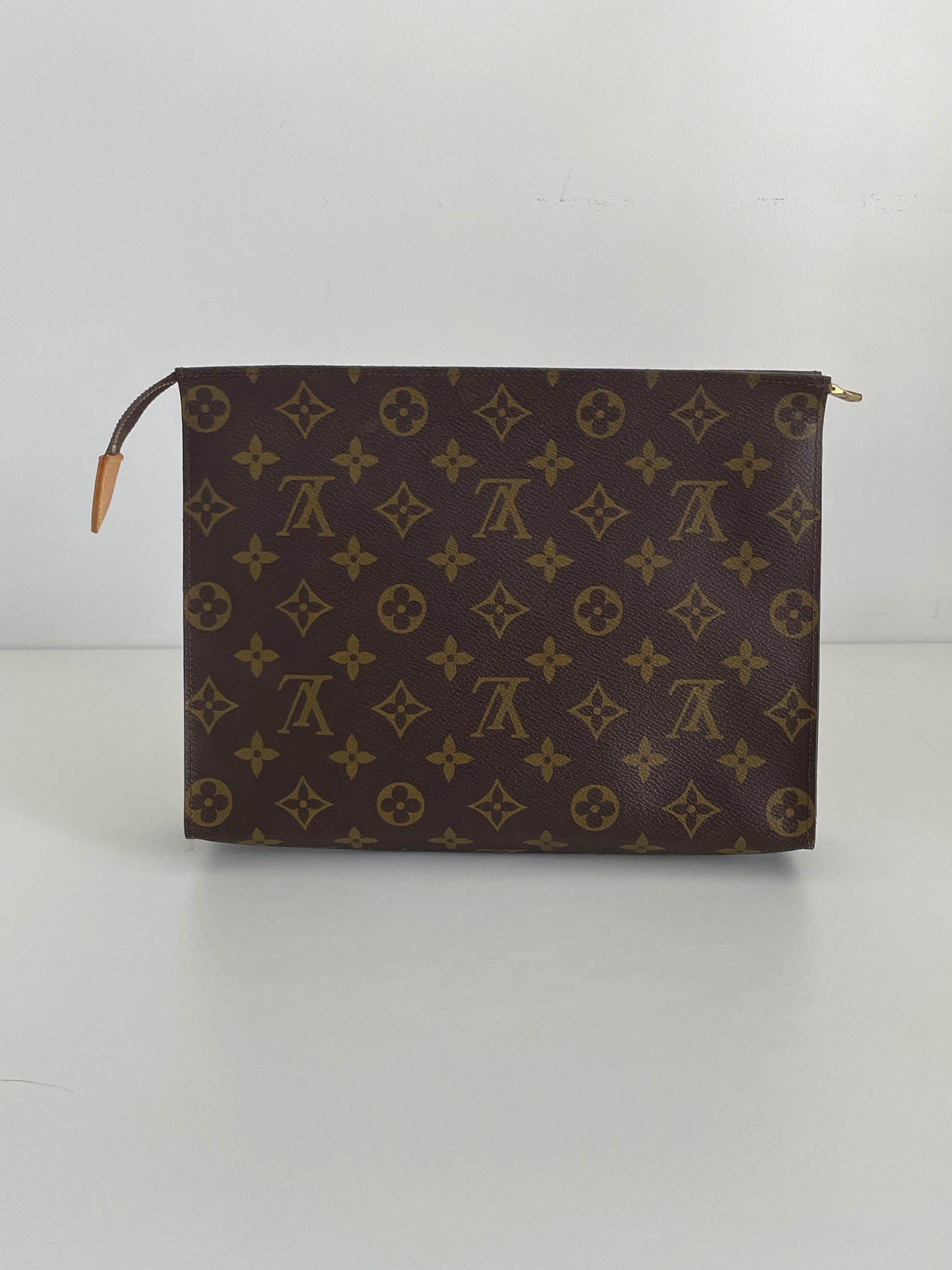 Louis Vuitton Pouch 26