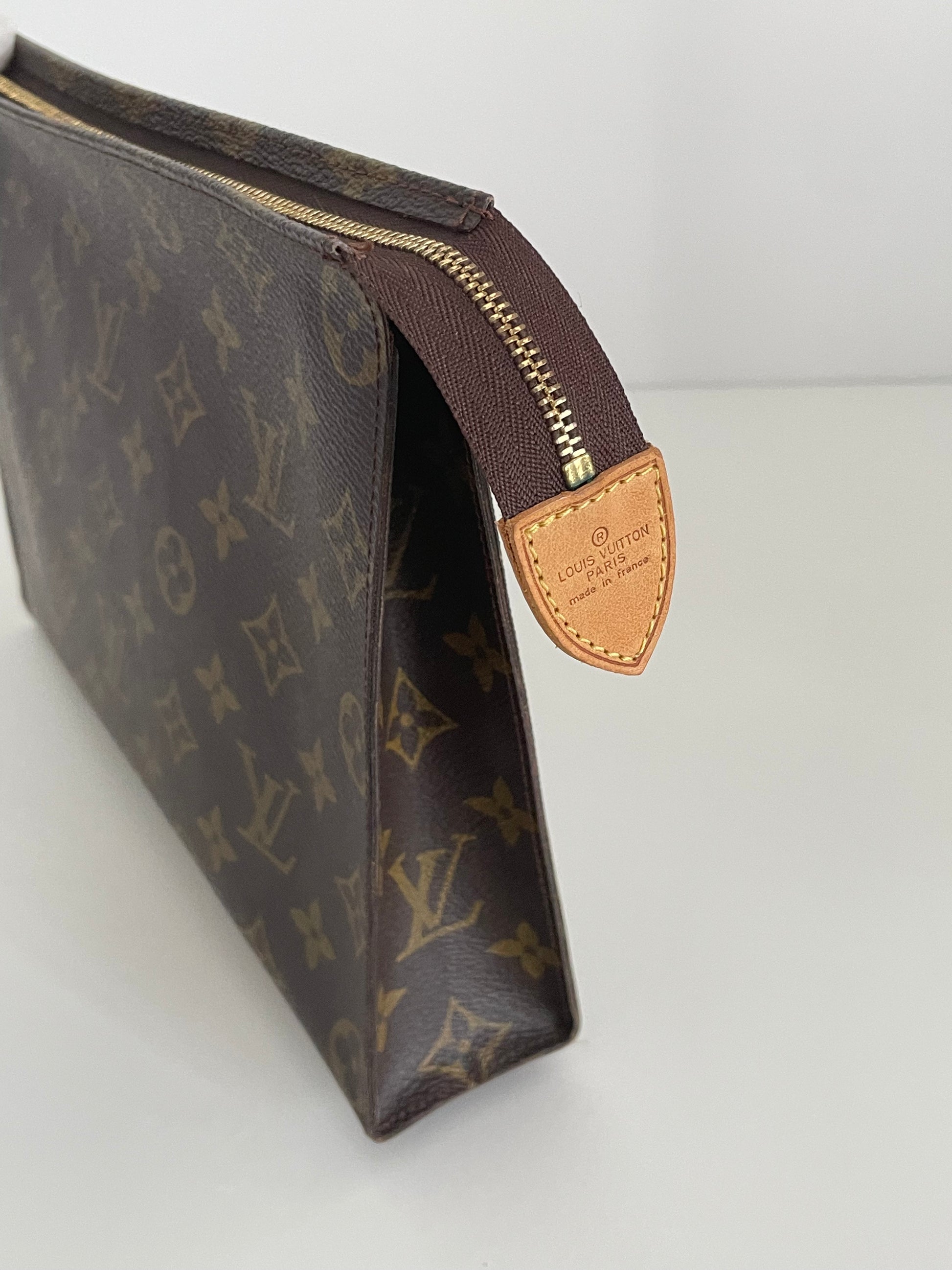 Louis Vuitton Pouch 26