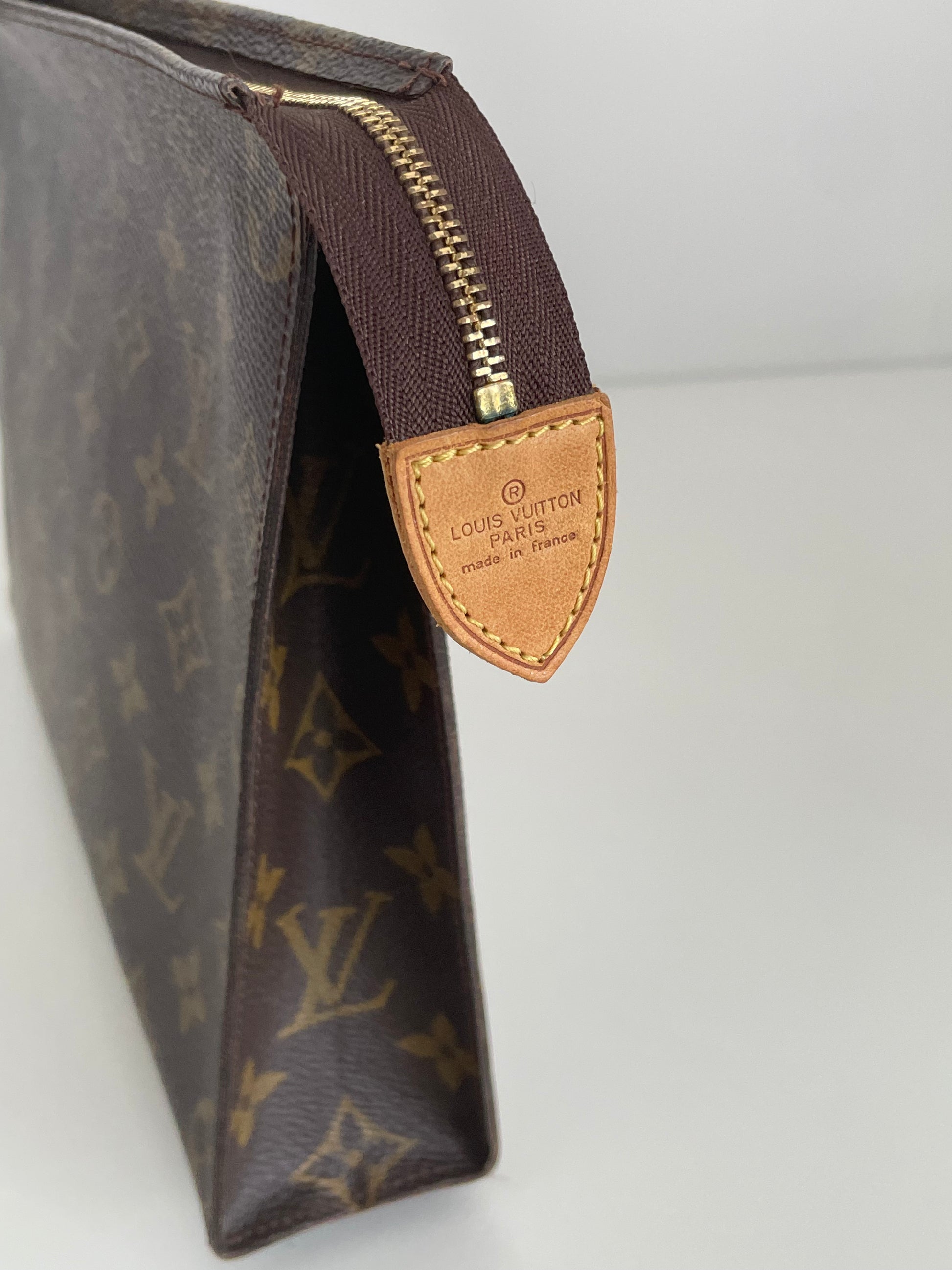 Louis Vuitton Pouch 26