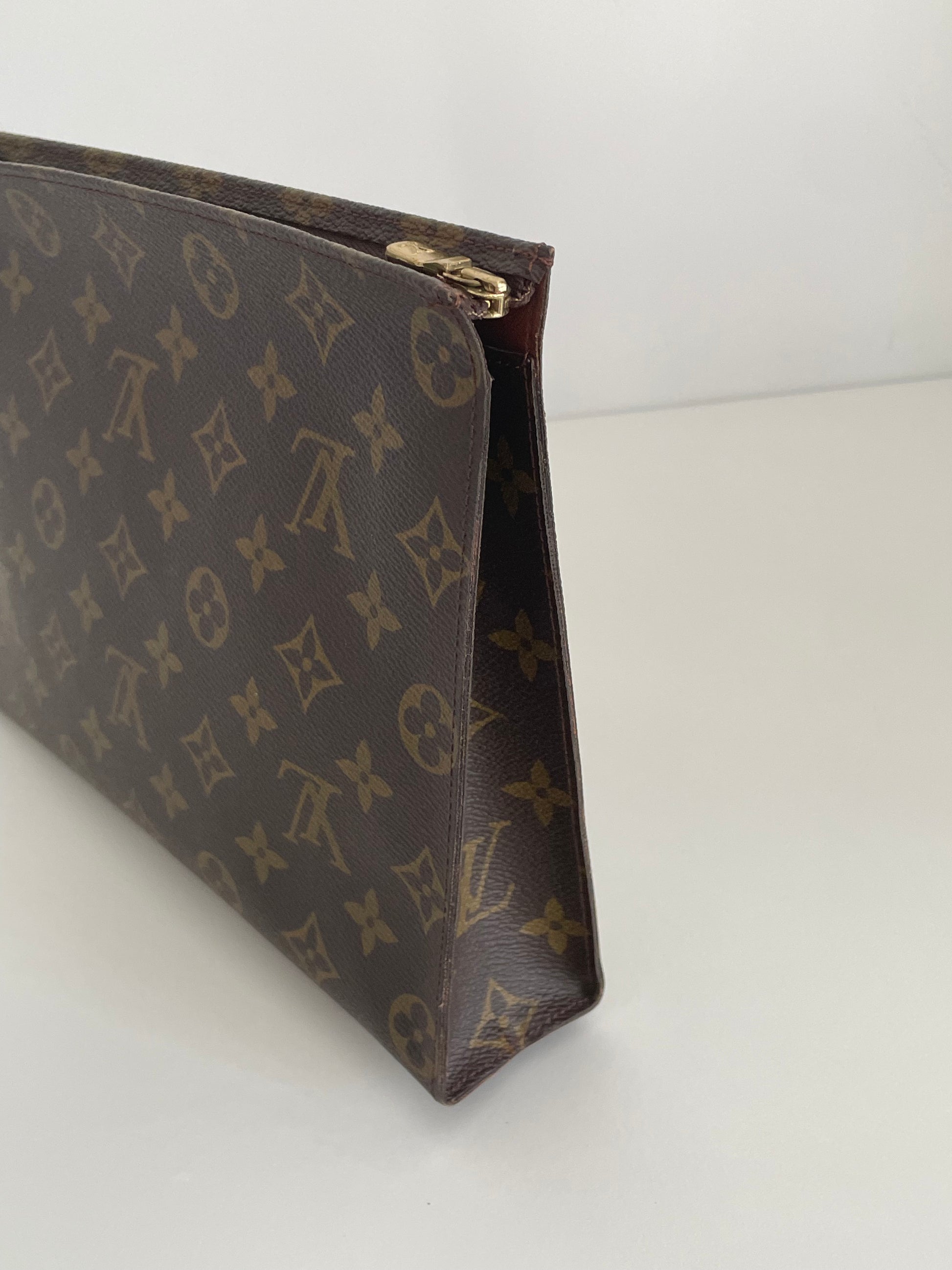 Louis Vuitton Pouch 26