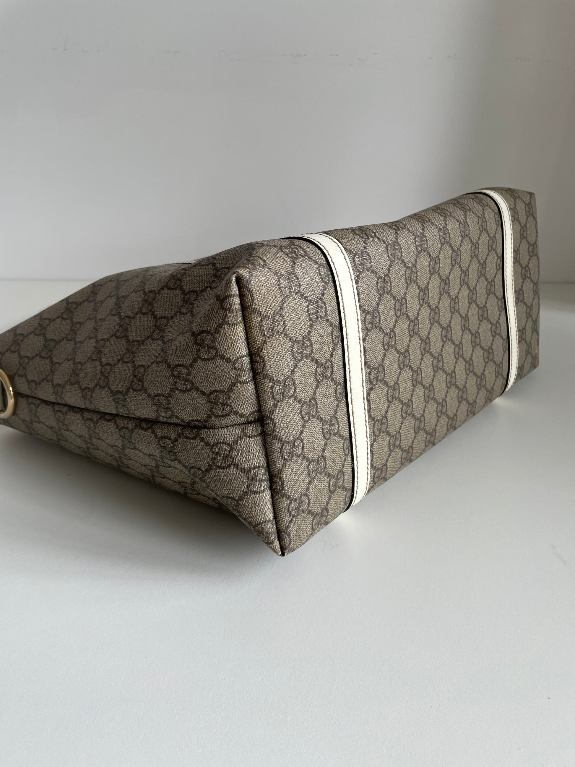 Gucci GG Supreme Tote Bag
