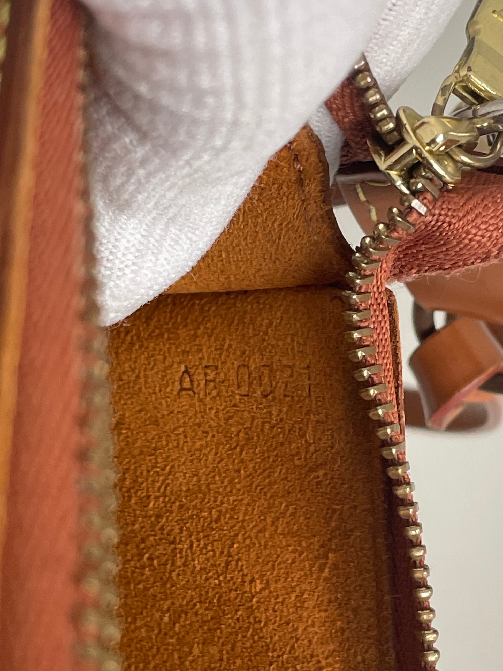 Louis Vuitton Epi Pochette Pouch